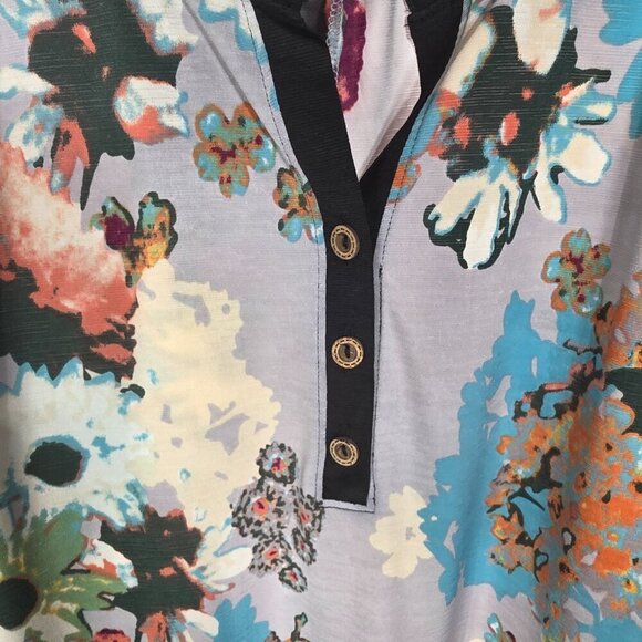 Sew in Love Woman's Short Sleeve Floral Blouse Size Large - Picture 3 of 7
